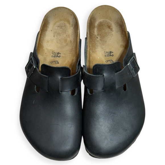 Birkenstock Boston
Oiled Leather - Black
Unisex Size 42
Men’s 9
Women’s 11 - Picture 2 of 14